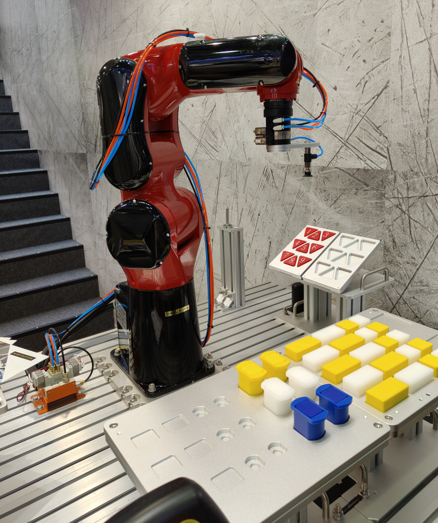 Обучающий роботизированный комплекс